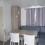 Le Balcon De Chartreuse אתר קמפינג *