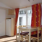Le Balcon De Chartreuse אתר קמפינג *